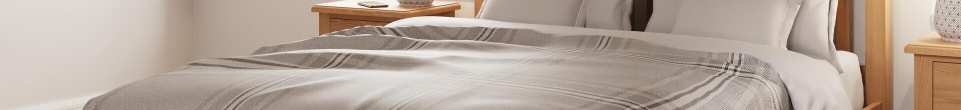Rimini 4'6 Bed Frame Rimini 4'6 Bed Frame