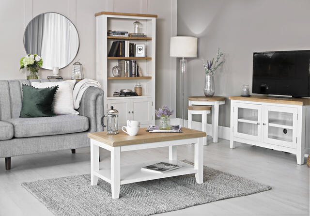 Venice White - Lifestyle Photos