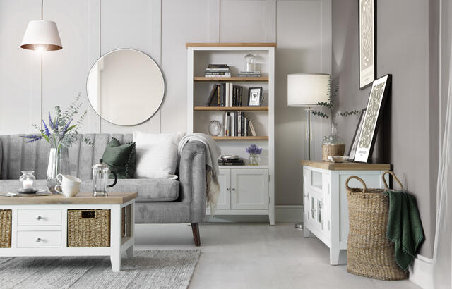 Venice White - Lifestyle Photos